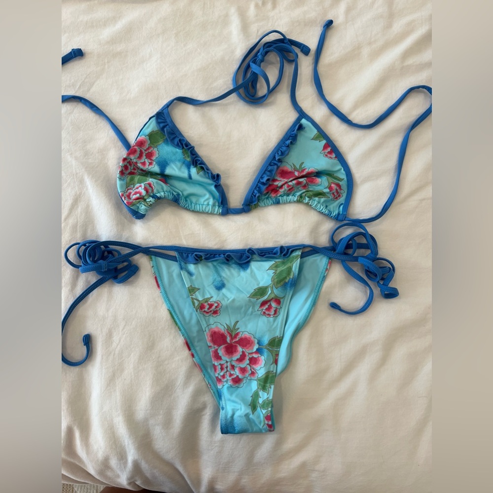 New without tags - floral Frankie’s bikini